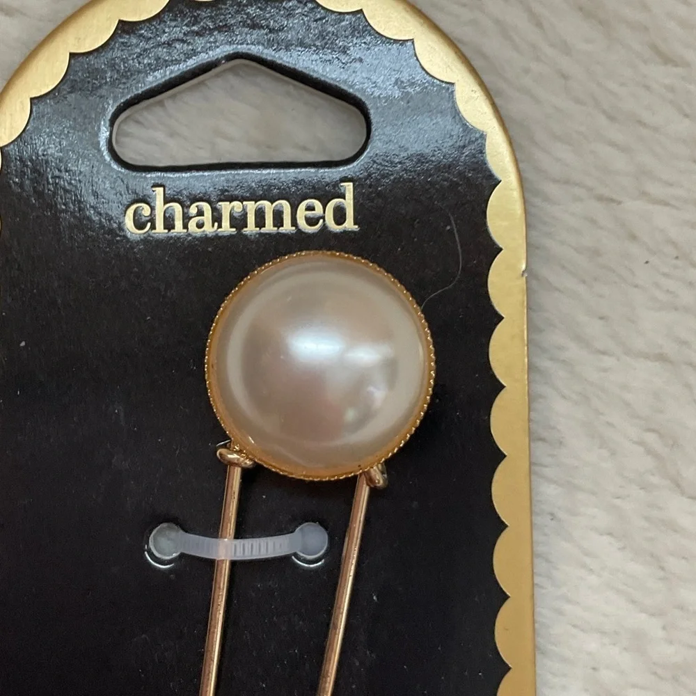Pearl Elegant Gold and Cream Brooch